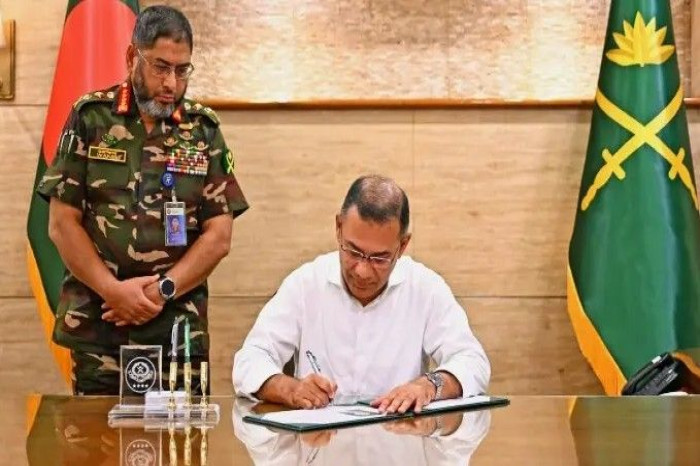‘সেনা কর্মকর্তাদের পদোন্নতিতে যোগ্যতাকে সর্বোচ্চ গুরুত্ব দিতে হবে’