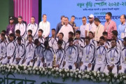 নতুন কুঁড়ি স্পোর্টসে বিজয়ীদের পুরস্কার দিলেন প্রধানমন্ত্রী